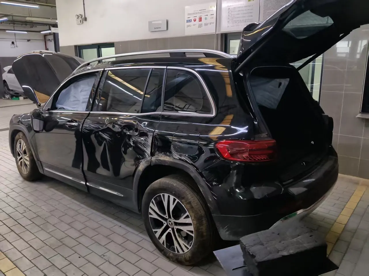 Mercedes Benz 2024 GLB 220 48V 2.0T Dynamic Automatic 9