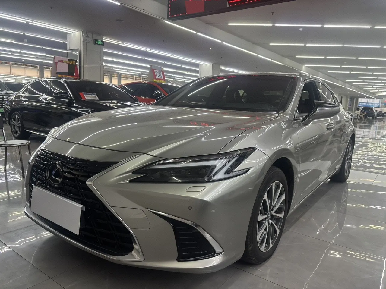 Open image lightbox: Lexus ES (Imported) 2025 ES200 2.0 Stepless Edition Automatic Gear