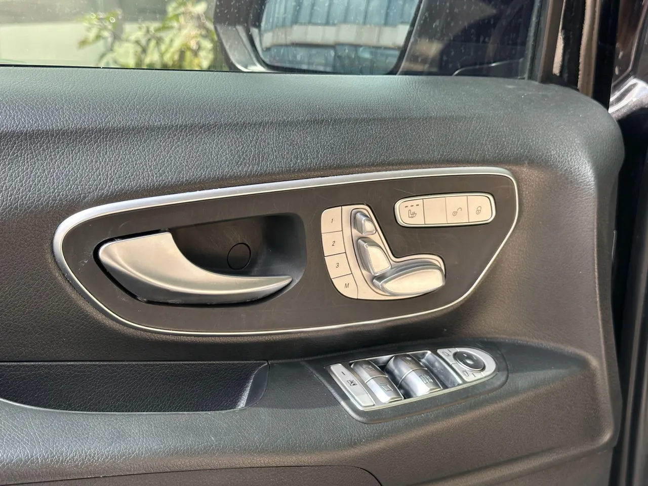 Mercedes Benz 2023 Vito 2.0T Business Edition 7-seat Automatic Gear 15