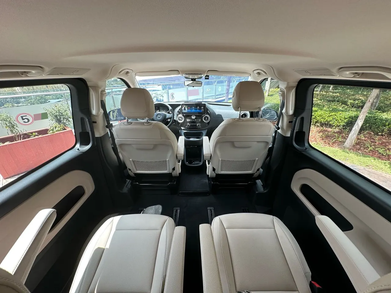 Mercedes Benz 2023 Vito 2.0T Business Edition 7-seat Automatic Gear 16