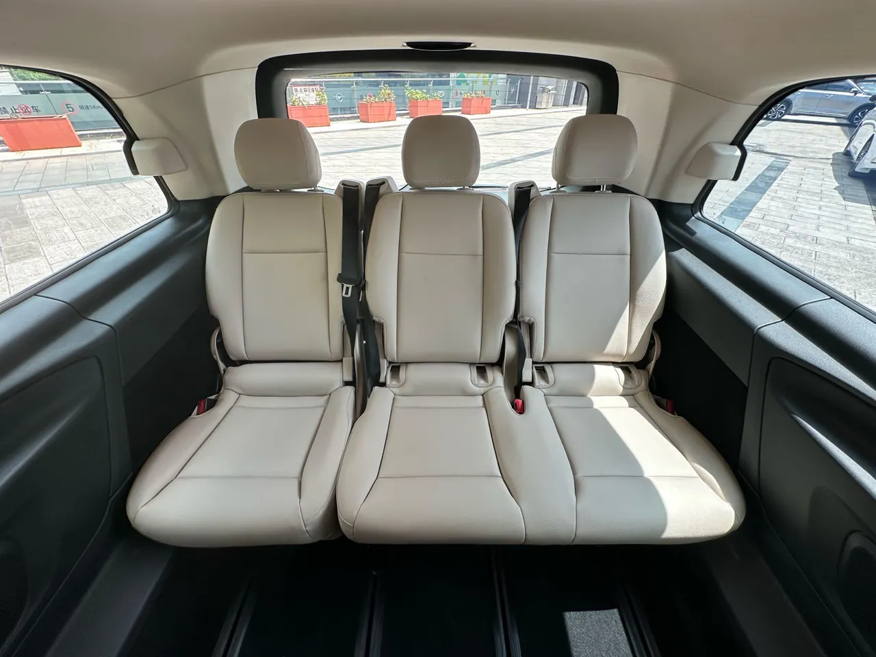 Mercedes Benz 2023 Vito 2.0T Business Edition 7-seat Automatic Gear 17