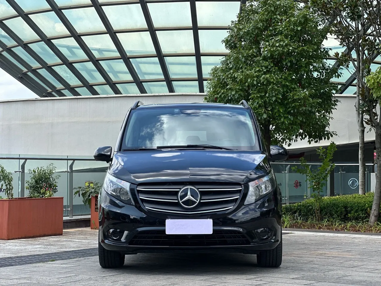 Mercedes Benz 2023 Vito 2.0T Business Edition 7-seat Automatic Gear 2
