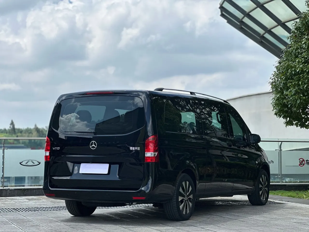 Mercedes Benz 2023 Vito 2.0T Business Edition 7-seat Automatic Gear 4