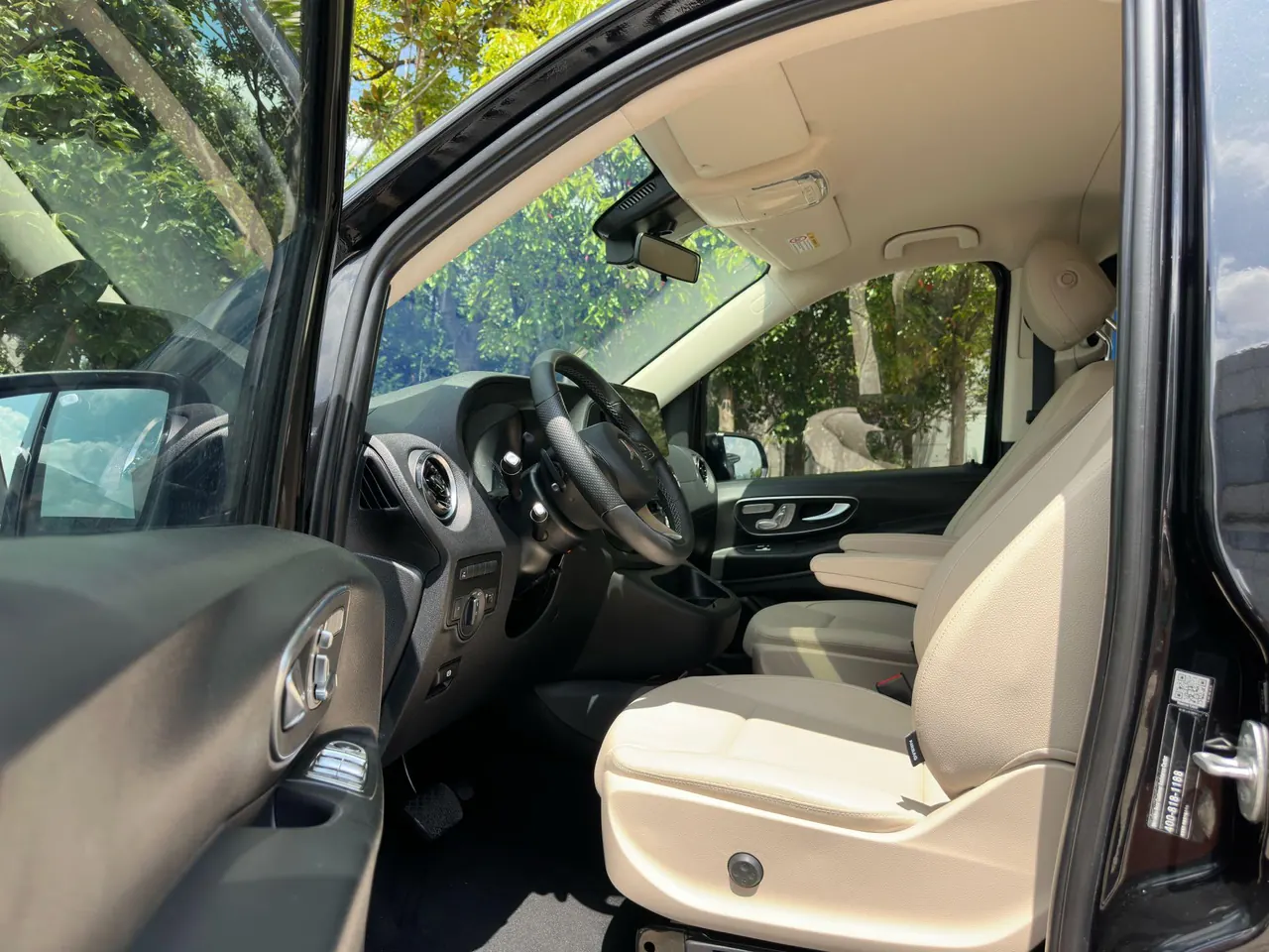 Mercedes Benz 2023 Vito 2.0T Business Edition 7-seat Automatic Gear 7
