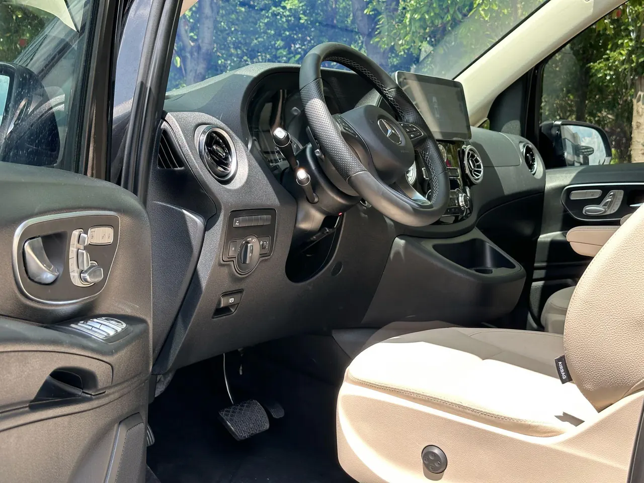 Mercedes Benz 2023 Vito 2.0T Business Edition 7-seat Automatic Gear 8