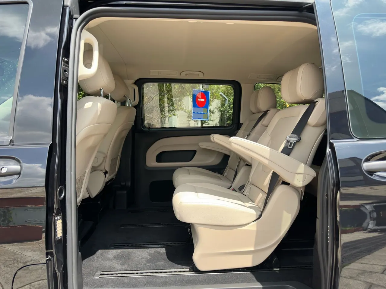 Mercedes Benz 2023 Vito 2.0T Business Edition 7-seat Automatic Gear 9