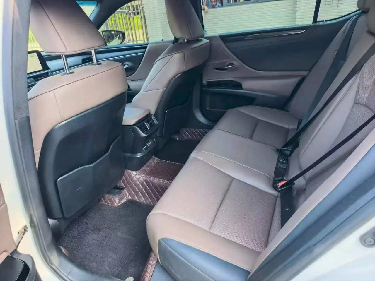 Lexus ES (Imported) 2023 ES200 2.0 Stepless Premium Edition Automatic Gear 4