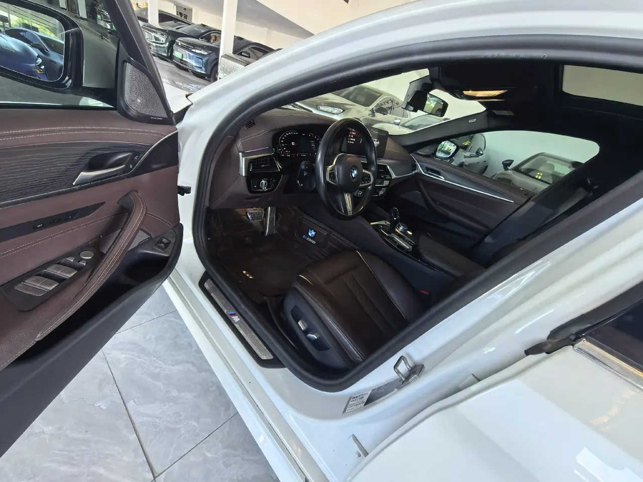 BMW 5 Series 2021 530Li 2.0T Leading M Sports Suit Automatic Gear 4