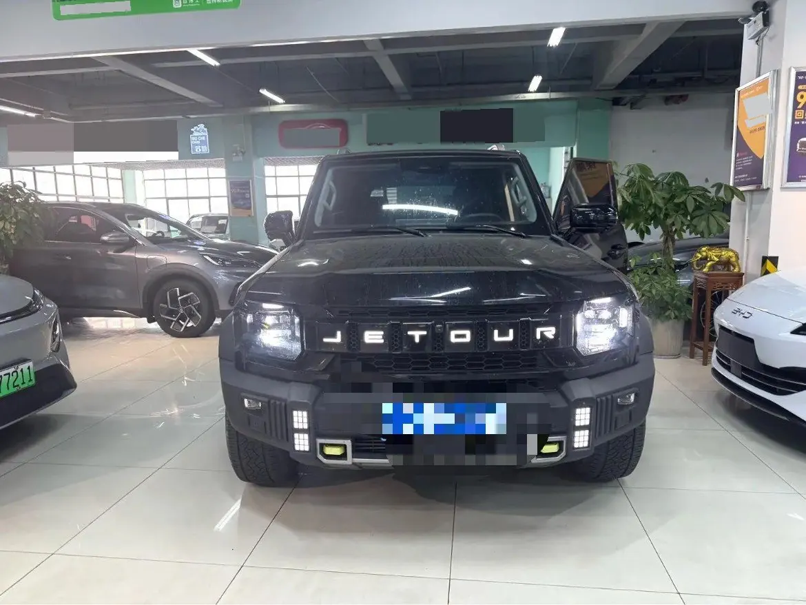 Jetour 2023 Traveler 2.0T Four-wheel Drive Conquers Automatic Gear 3