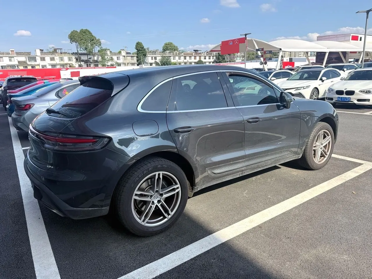 Porsche Macan (Imported) 2023 Macan 2.0T Automatic Gear 3