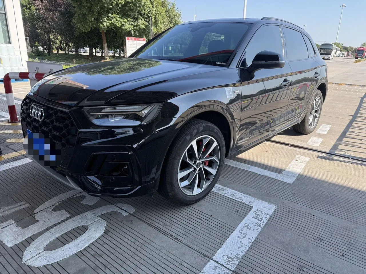 Open image lightbox: Audi 2025 Q5L 2.0TFSI 40TFSI luxury dynamic automatic