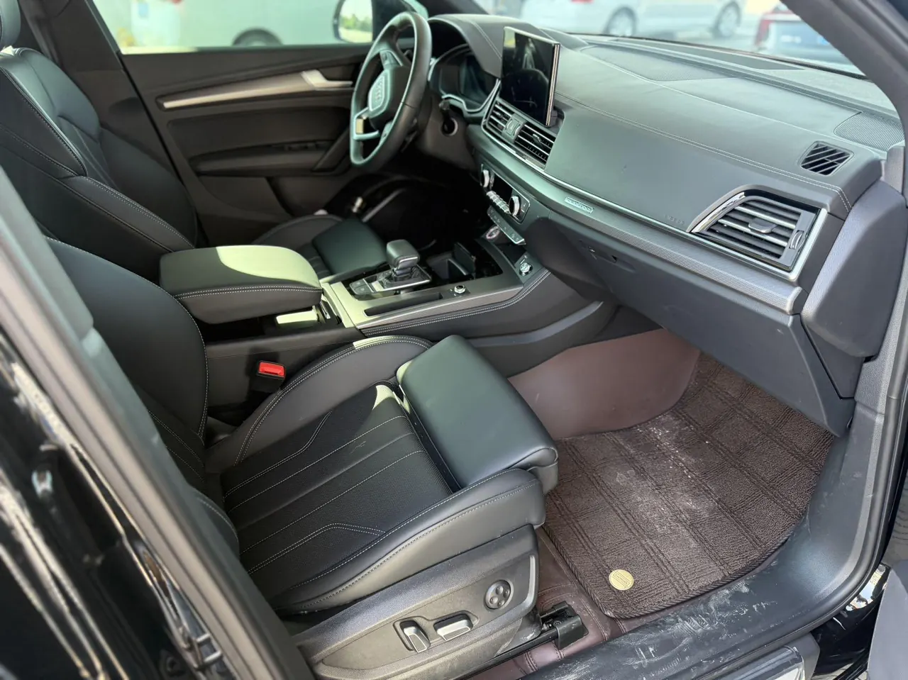 Audi 2025 Q5L 2.0TFSI 40TFSI luxury dynamic automatic 9