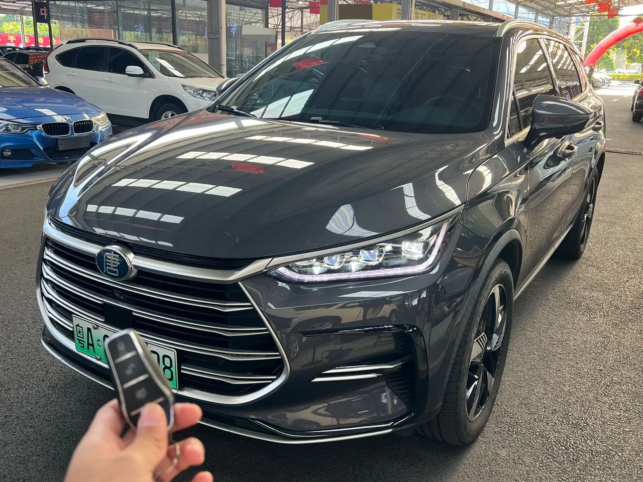 打开图片灯箱:BYD Tang New Energy 2023 Tang DM-i 1.5T Stepless 112KM Champion Edition Honorable Automatic Gear