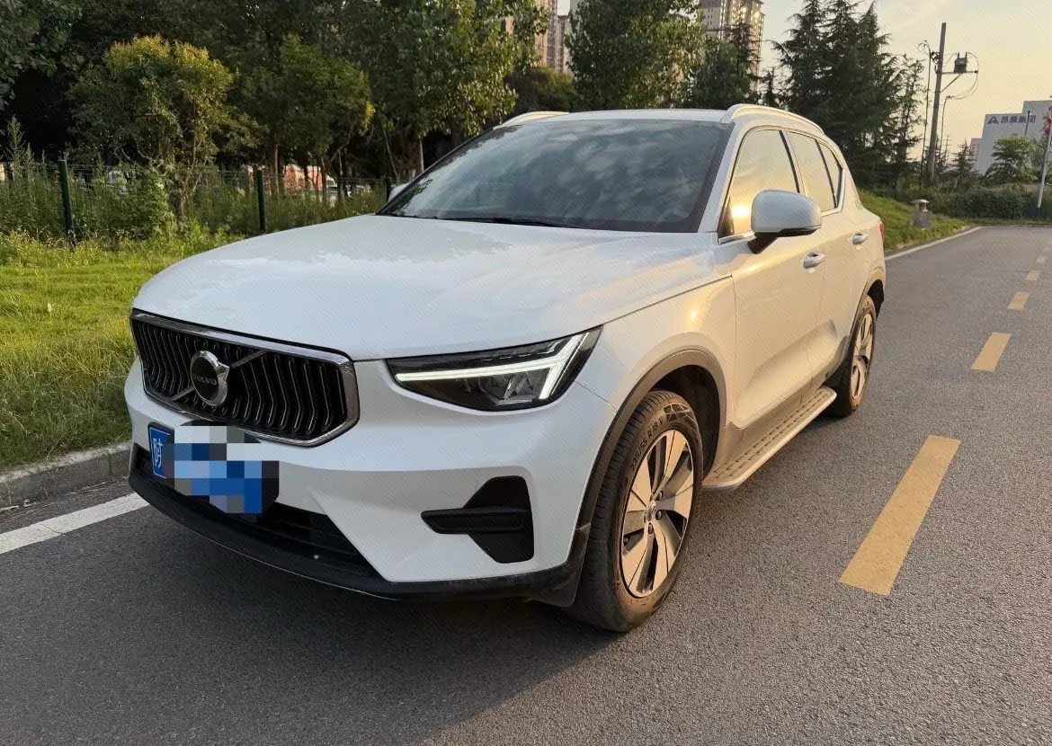 Open image lightbox: Volvo 2024 XC40 48V 2.0T B3 Zhiyuan Deluxe Edition Automatic Gear