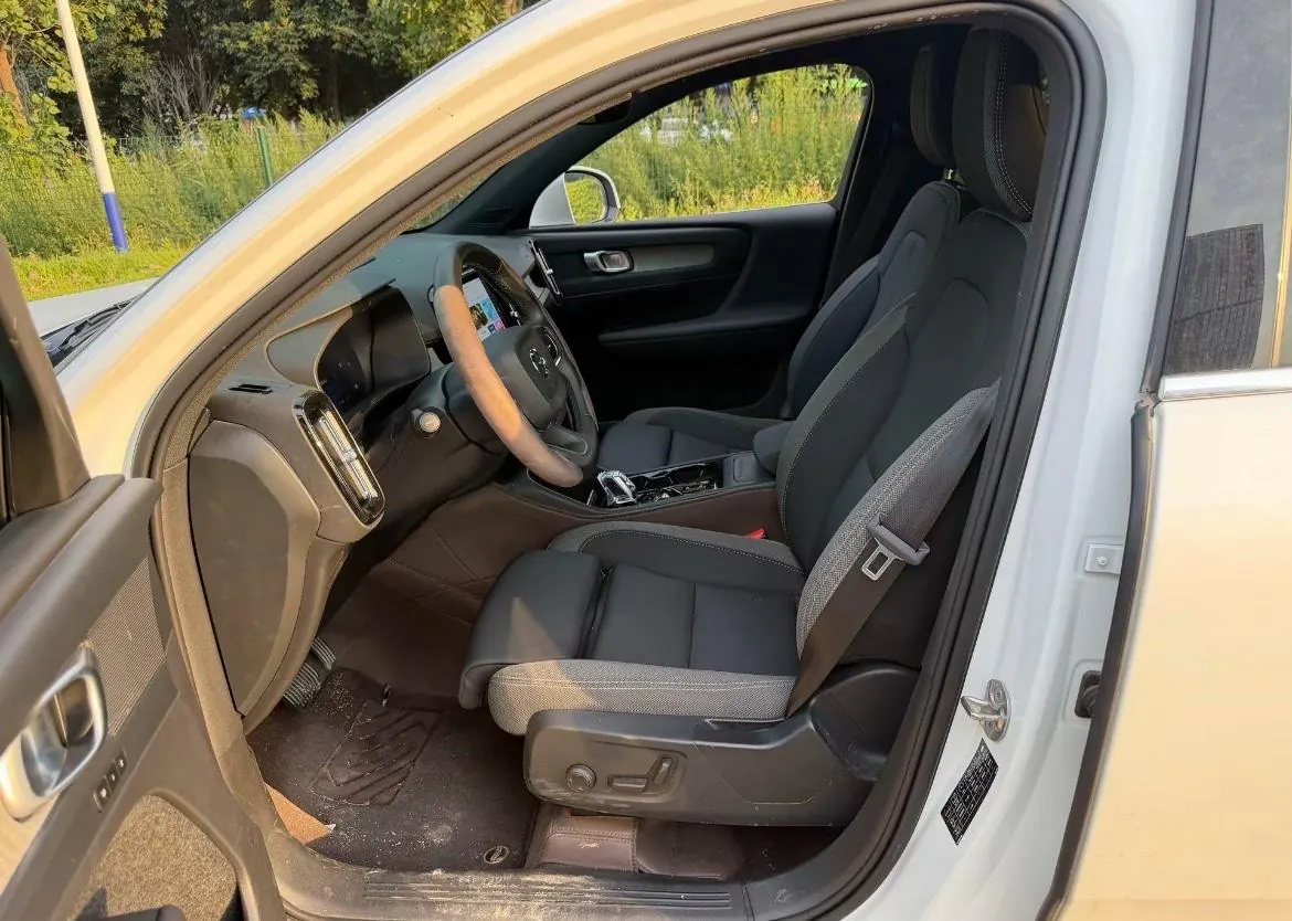 Volvo 2024 XC40 48V 2.0T B3 Zhiyuan Deluxe Edition Automatic Gear 2