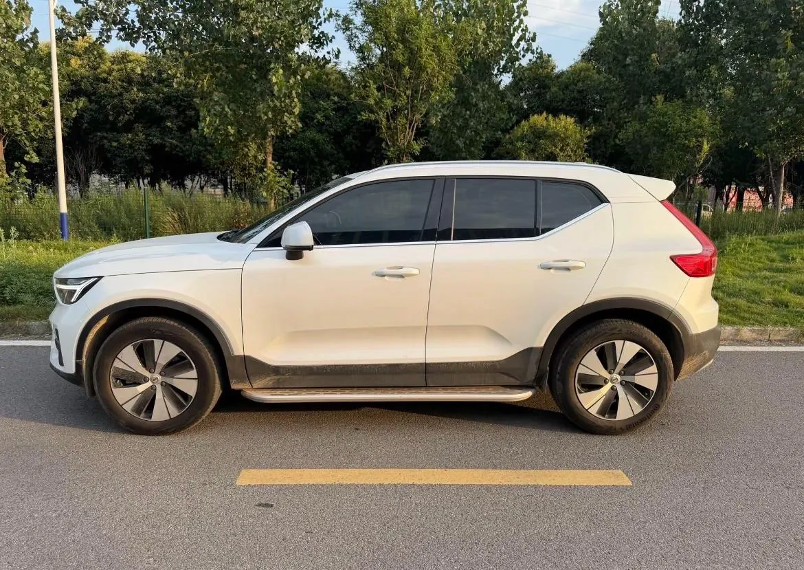 Volvo 2024 XC40 48V 2.0T B3 Zhiyuan Deluxe Edition Automatic Gear 3