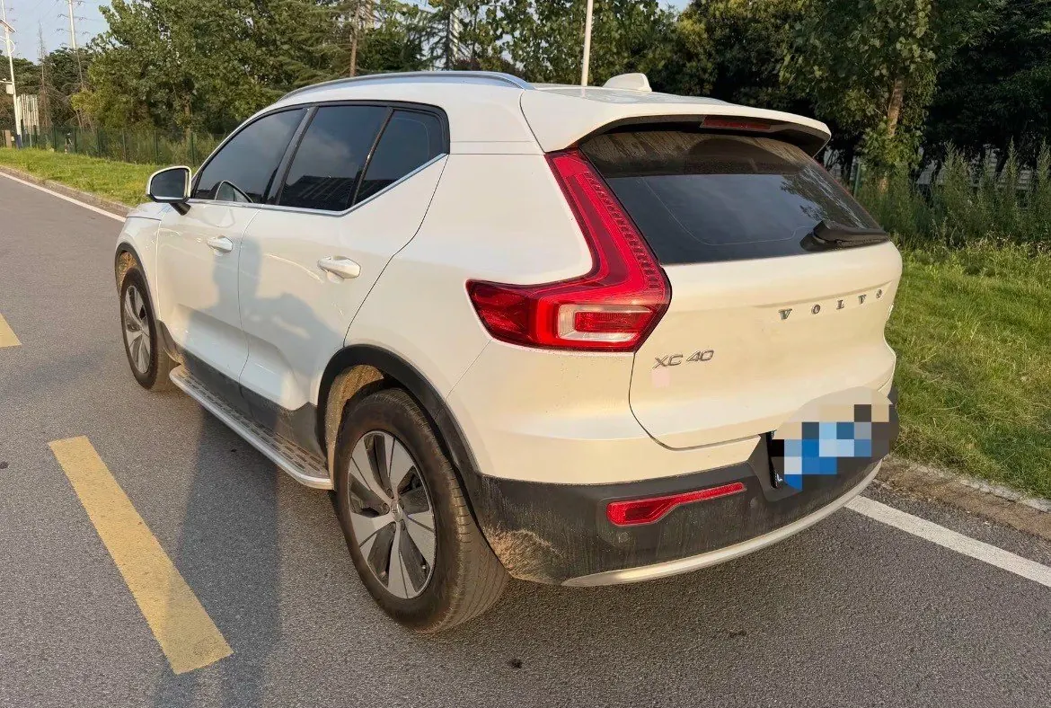 Volvo 2024 XC40 48V 2.0T B3 Zhiyuan Deluxe Edition Automatic Gear 5