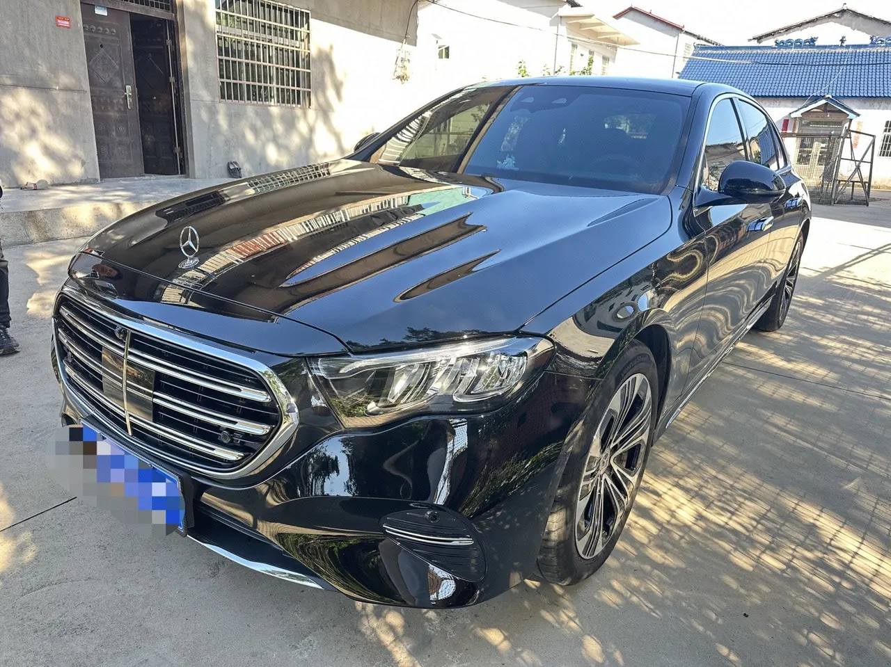 Открыть галерею: Mercedes Benz E-Class 2026 model E 300 L 48V 2.0T Luxury Edition Automatic