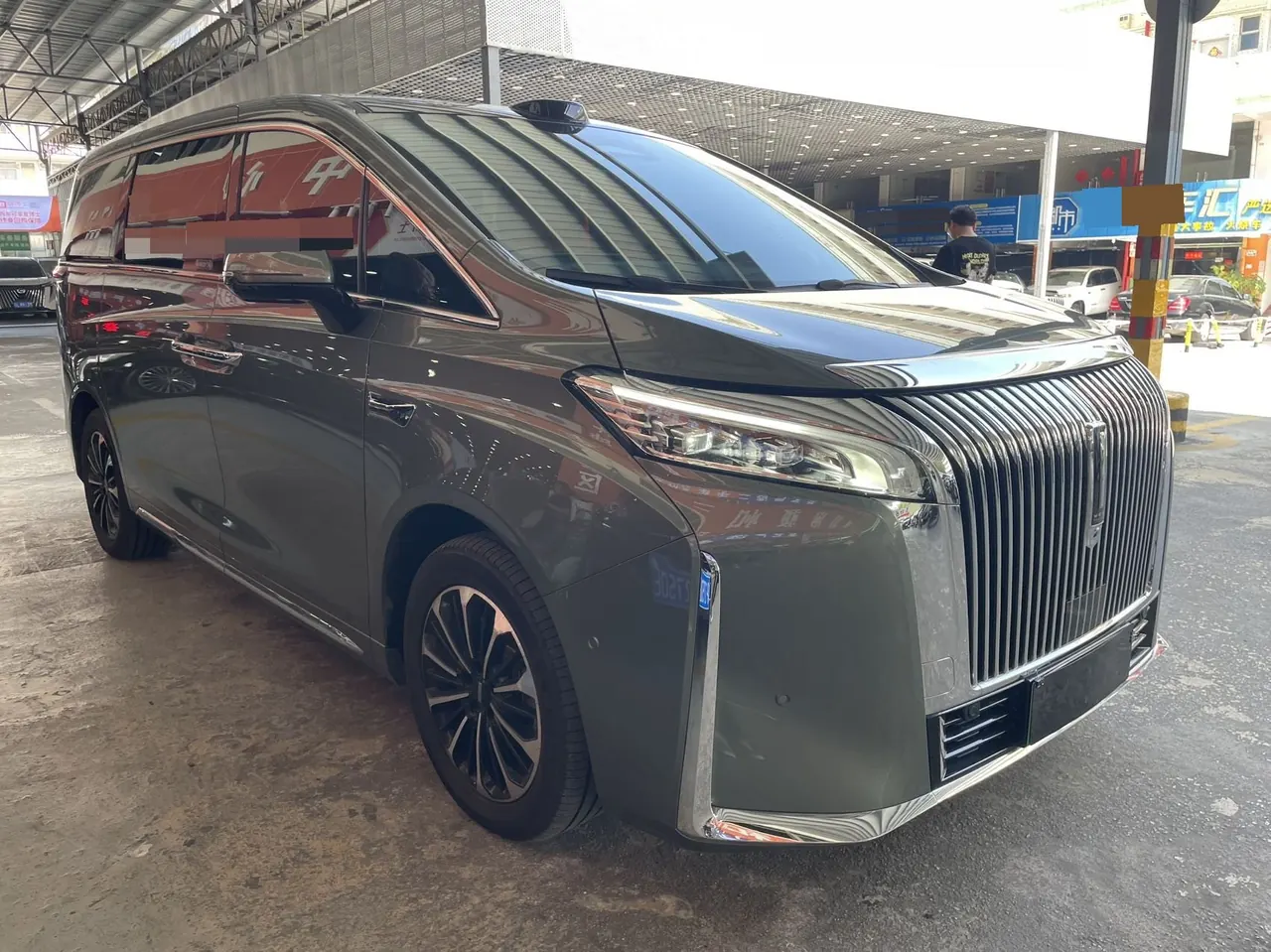 WEY 2025 Mountain 7 Hi4 1.5T Four-wheel Drive Edition Automatic Gear 2