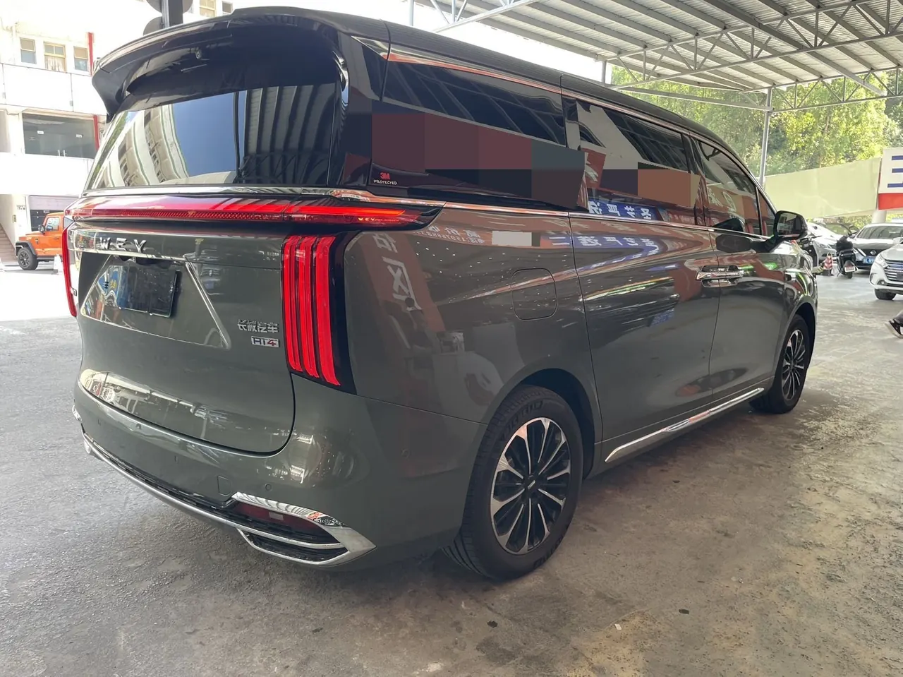 WEY 2025 Mountain 7 Hi4 1.5T Four-wheel Drive Edition Automatic Gear 3