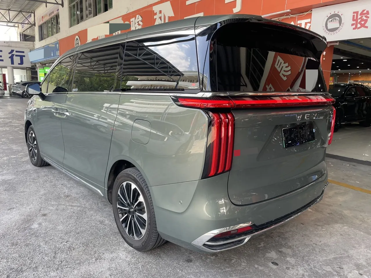 WEY 2025 Mountain 7 Hi4 1.5T Four-wheel Drive Edition Automatic Gear 4