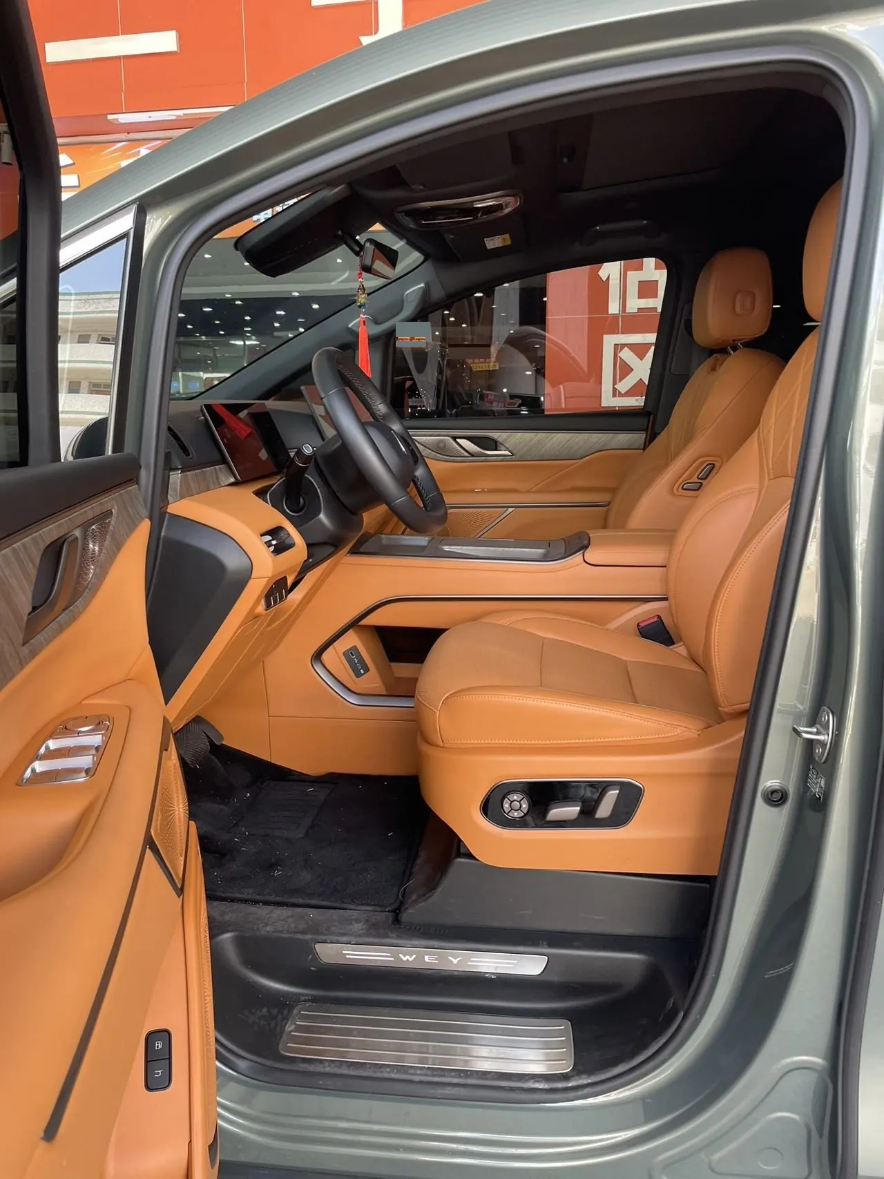 WEY 2025 Mountain 7 Hi4 1.5T Four-wheel Drive Edition Automatic Gear 5
