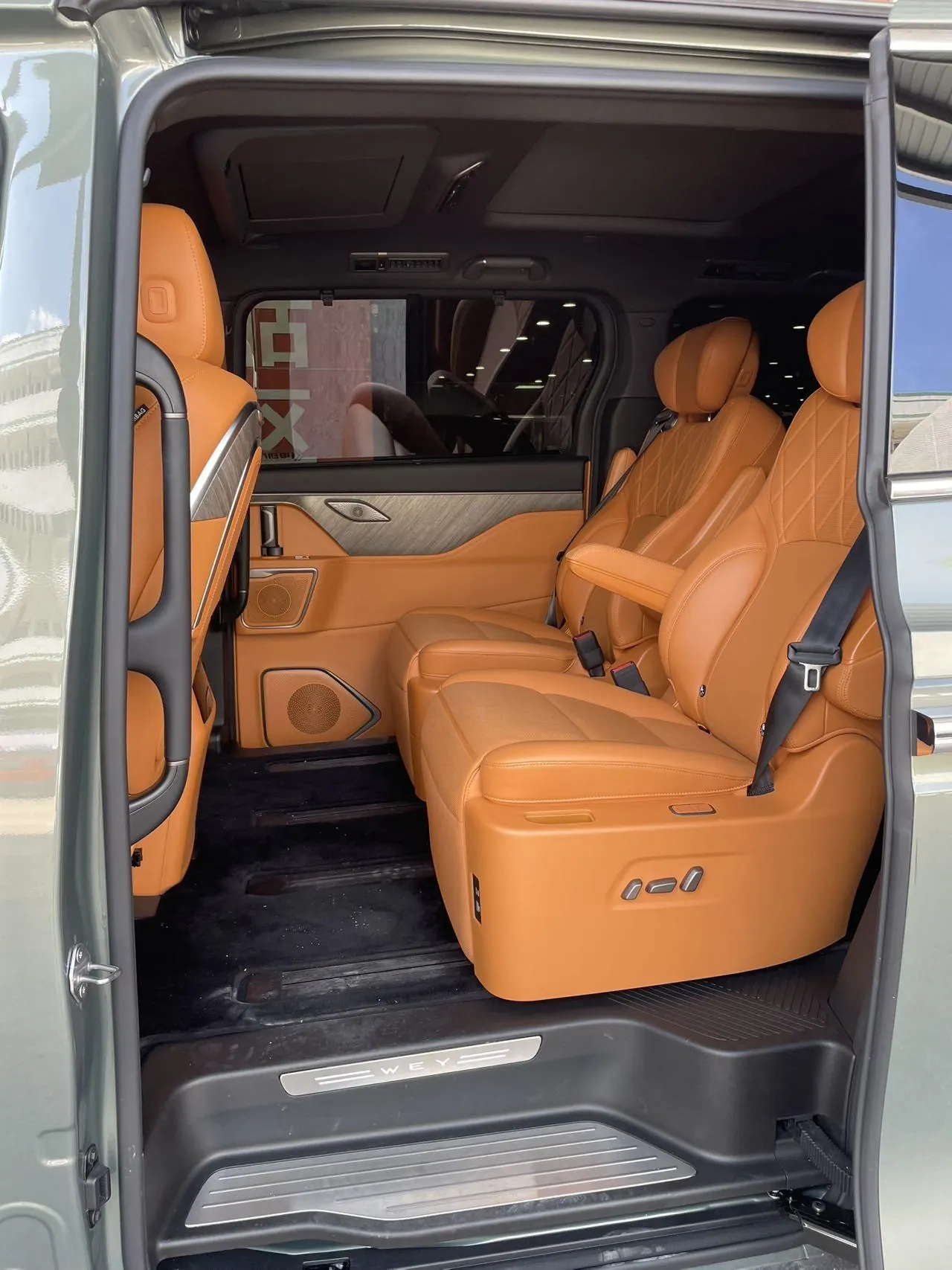 WEY 2025 Mountain 7 Hi4 1.5T Four-wheel Drive Edition Automatic Gear 6