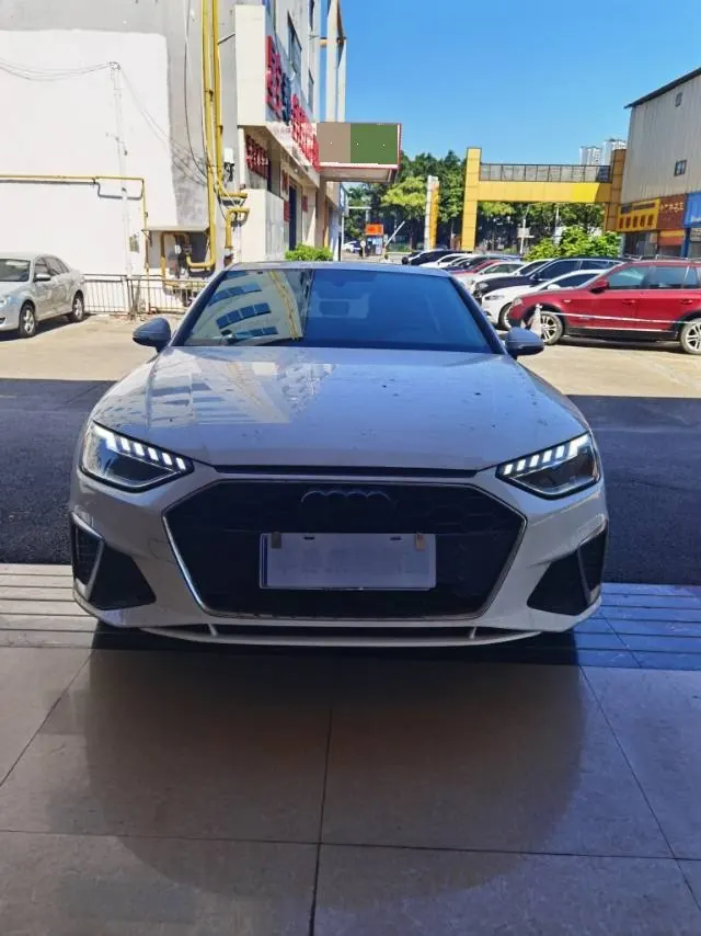 Audi 2022 A4L 2.0TFSI 40TFSI Fashion Dynamic Automatic 2