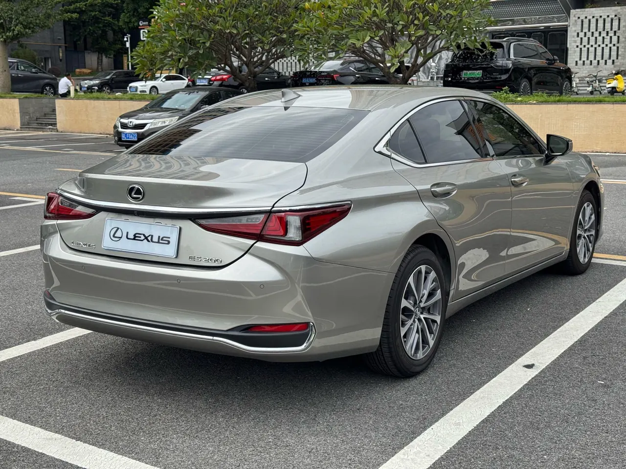 Lexus ES (Imported) 2021 ES200 2.0 Stepless Premium Edition Automatic Gear 9