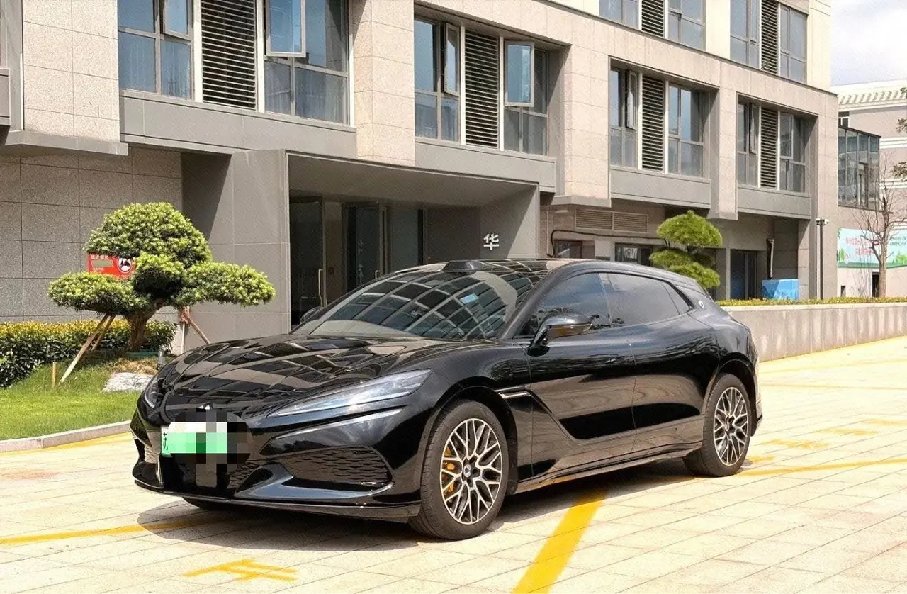 Denza 2026 Denza Z9GT Flash Charge Honorable Automatic Transmission - View 1