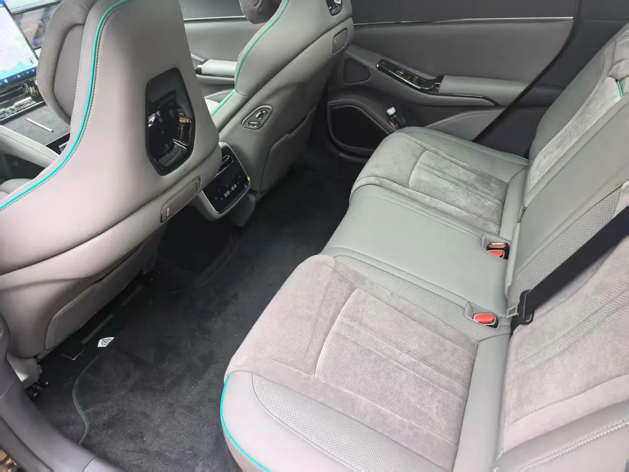 Denza 2026 Denza Z9GT Flash Charge Honorable Automatic Transmission 2