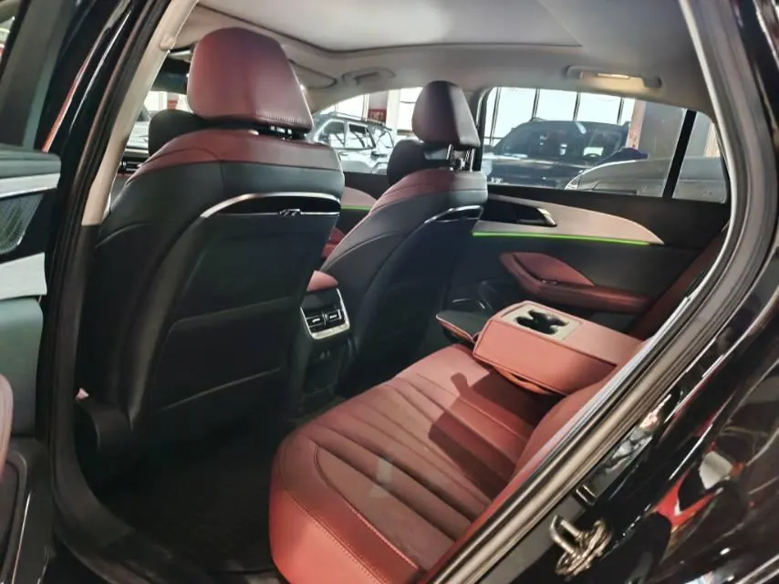 HongQi 2025 H5 2.0T Flag Chang 500000 Commemorative Automatic Gear 4