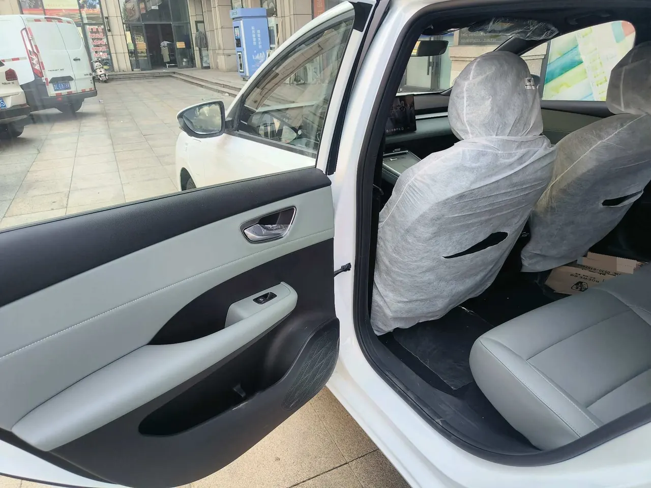 Roewe 2025 D 6 450km Premium Edition Automatic Gear 7