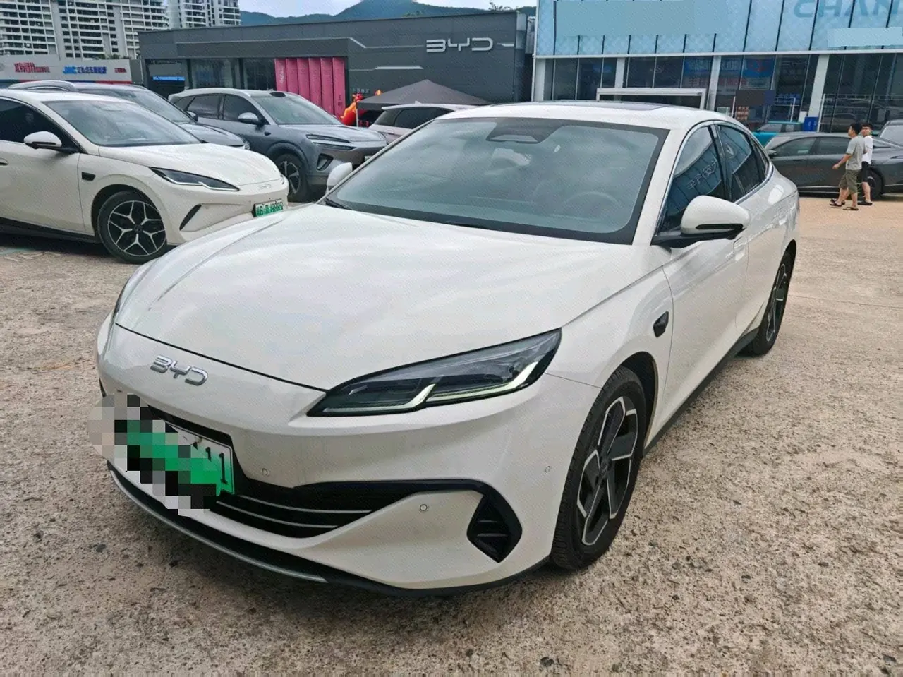 Open image lightbox: BYD 2025 seals 06 DM-i 1.5 stepless smart driving version 120KM flagship automatic gear