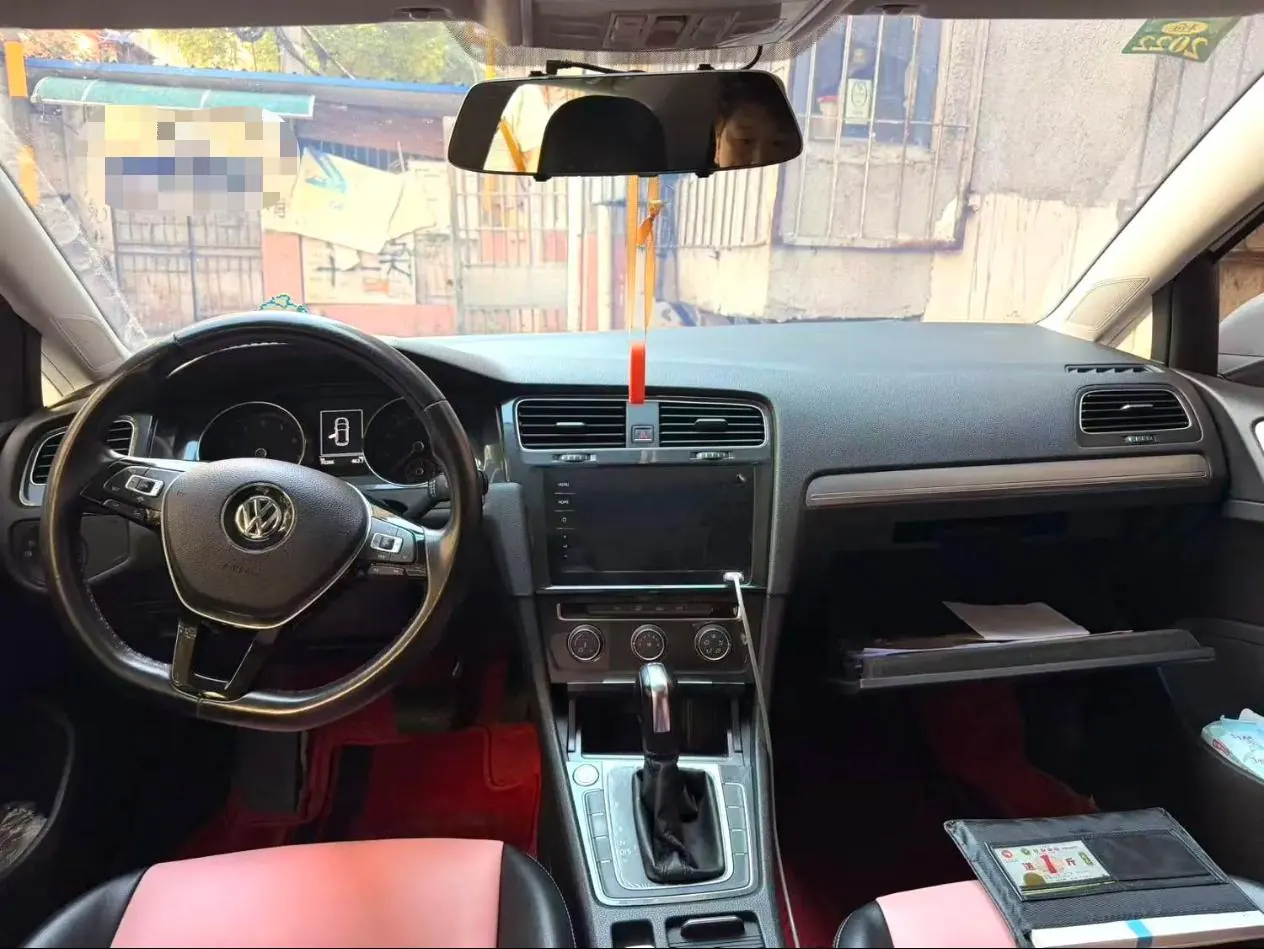 Volkswagen 2020 Golf 7 1.2TSI 200TSI Beloved Edition Comfortable Automatic 4