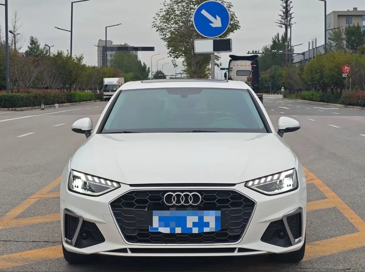 Audi 2020 A4L 2.0TFSI 40TFSI Fashion Dynamic Automatic 2