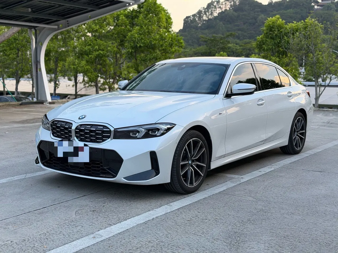 Open image lightbox: BMW 3 Series 2025 325Li 2.0T M Sports Suit Automatic Gear