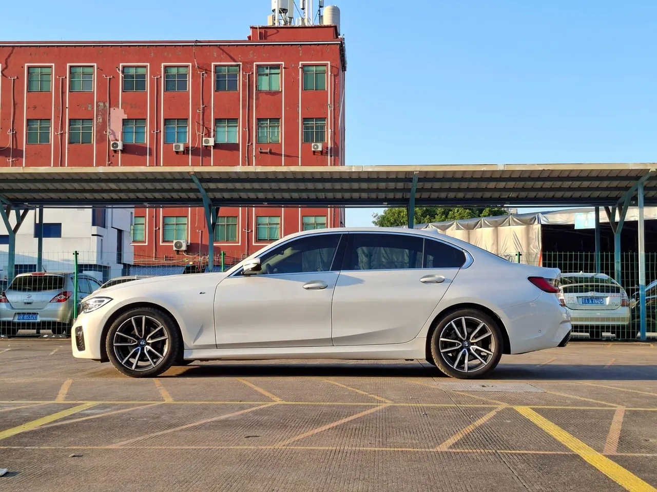 BMW 3 Series 2020 325Li 2.0T First Edition (Revised) Automatic Gear 3