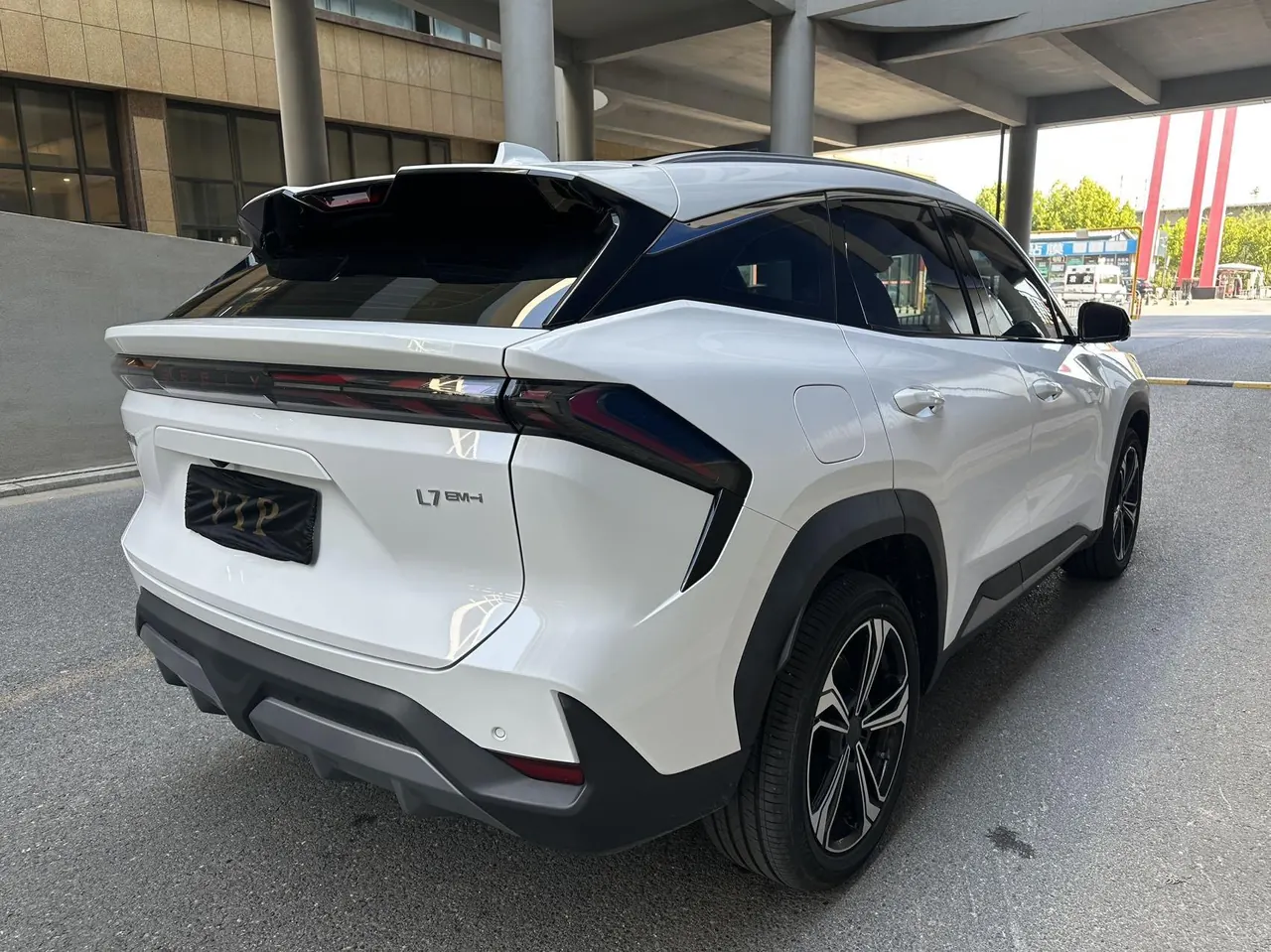 Geely Galaxy 2025 L7 EM-i 1.5 115km Discovery Edition Automatic Gear 8