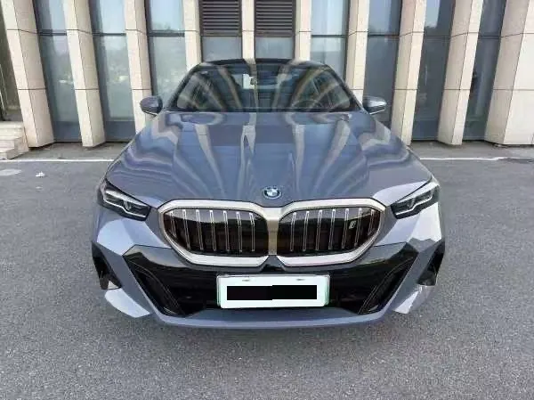BMW 2025 i5 eDrive 40L M sports suit automatic gear 2