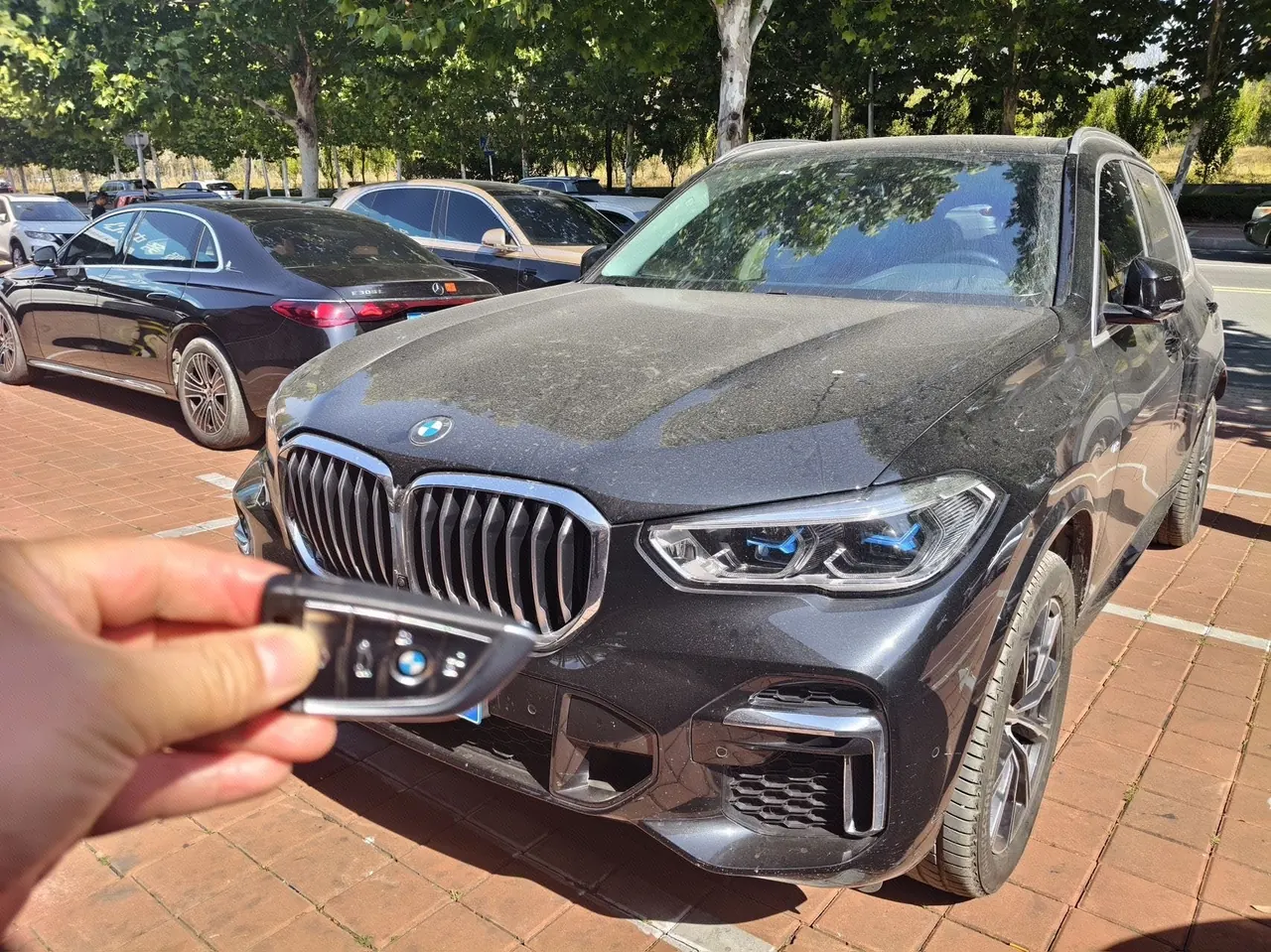 Open image lightbox: BMW 2022 X5 xDrive 30Li 2.0T exclusive m sports suit automatic gear