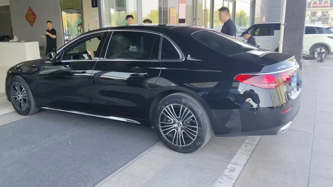 Mercedes Benz E Class 2024 E 260 L 48V 2.0T Automatic 5