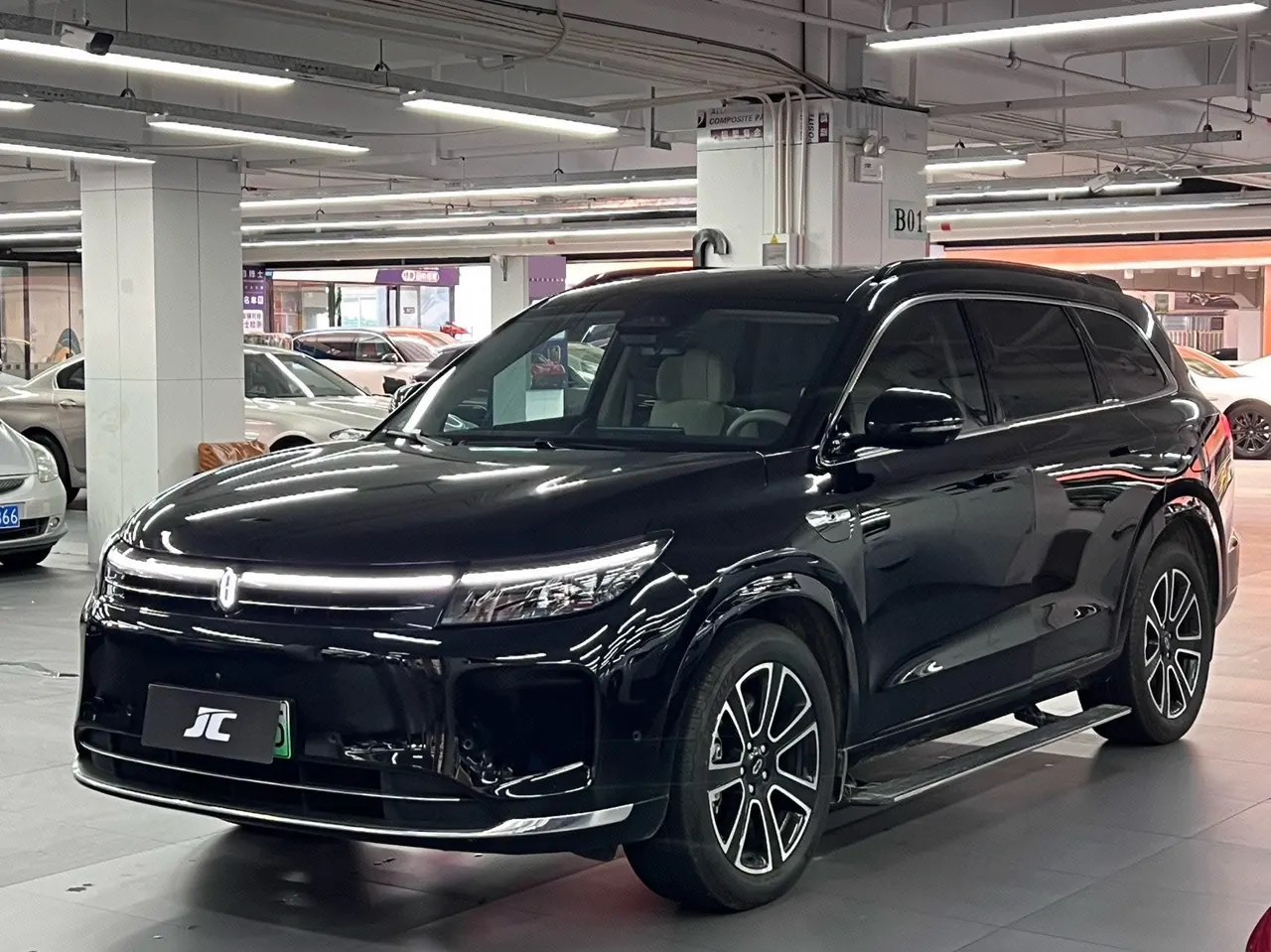 Открыть галерею: AITO 2024 AITO M 350.00g Drive Plus Edition 5-seat Automatic Gear