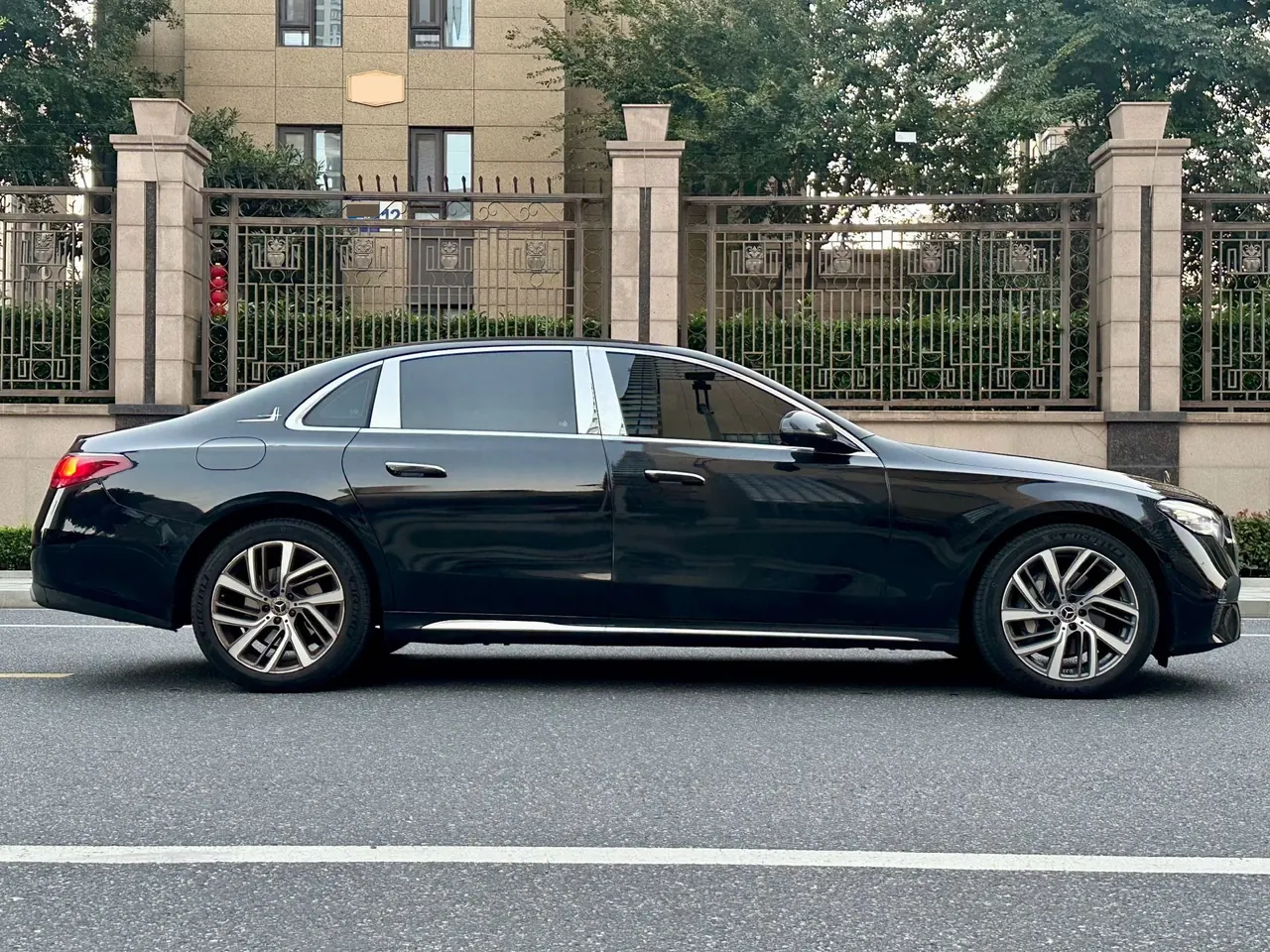Mercedes Benz E Class 2024 E 300 L 48V 2.0T Fashion Automatic Gear 3