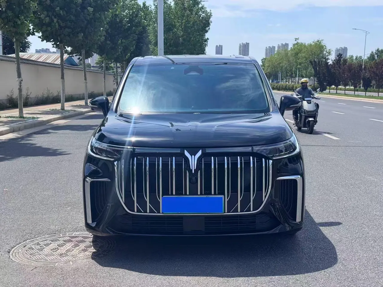 Voyah 2024 Dreamers PHEV 1.5T Long Endurance Premium Edition Automatic Gear 2