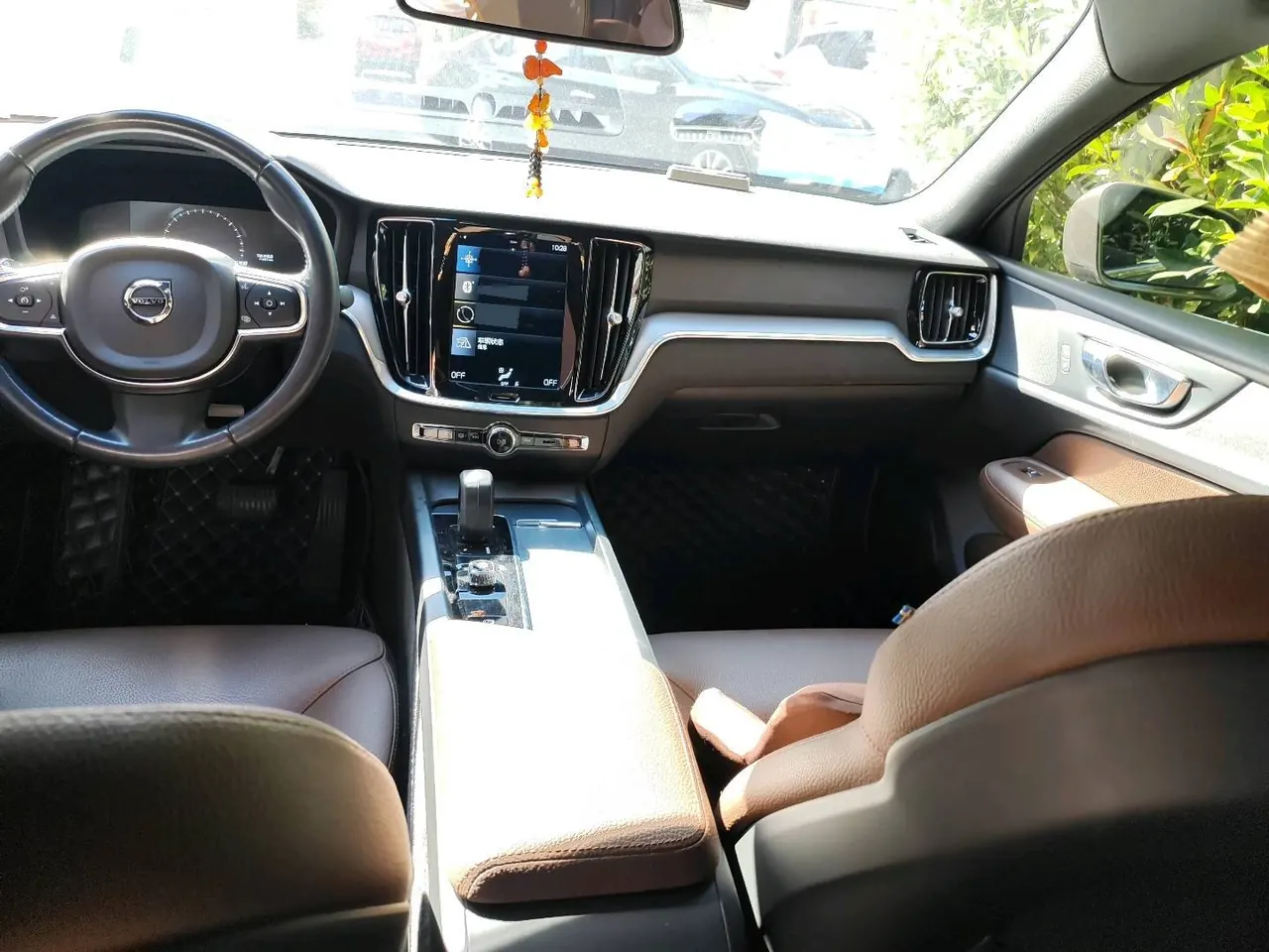 Volvo 2022 S60 48V 2.0T B4 Zhiyi Deluxe Edition Automatic Gear 4