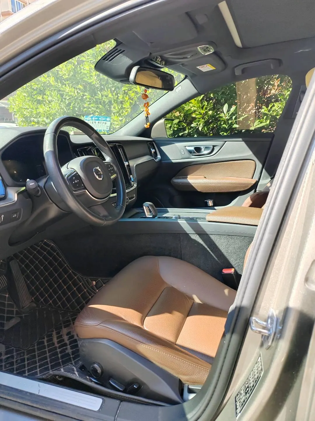 Volvo 2022 S60 48V 2.0T B4 Zhiyi Deluxe Edition Automatic Gear 5