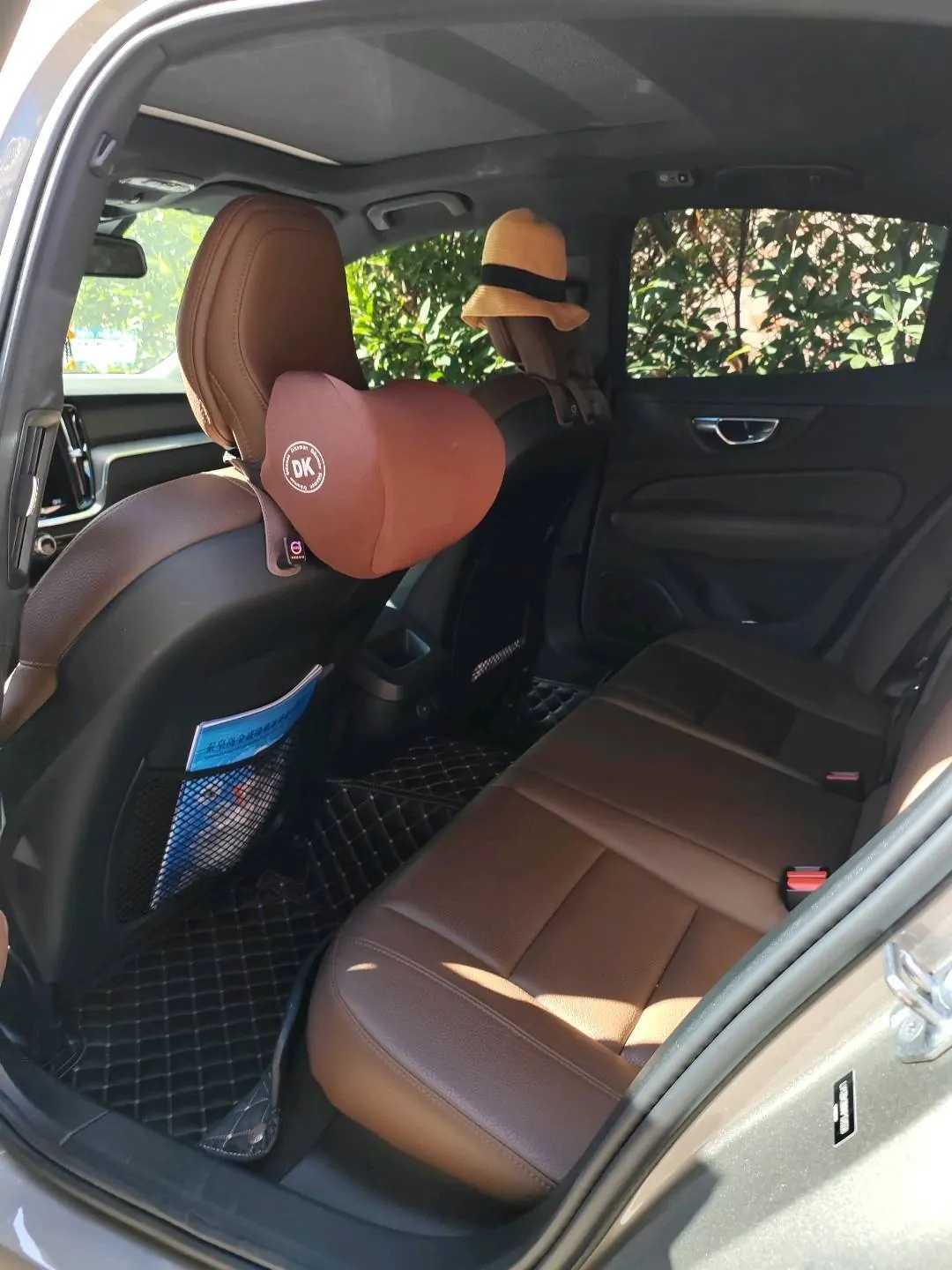 Volvo 2022 S60 48V 2.0T B4 Zhiyi Deluxe Edition Automatic Gear 6