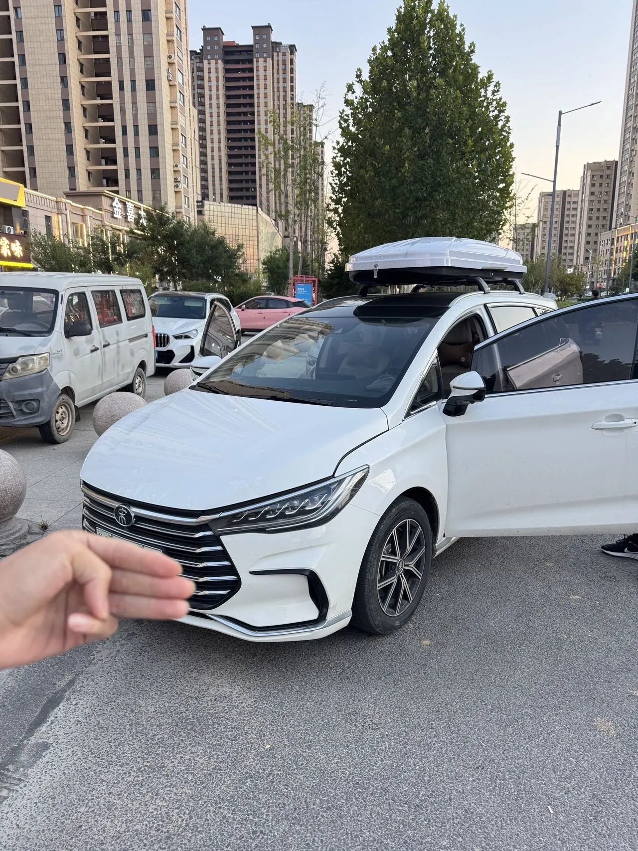 BYD Song MAX New Energy 2022 Song MAX DM-i 1.5 Stepless 105KM Flagship Automatic Gear - View 1