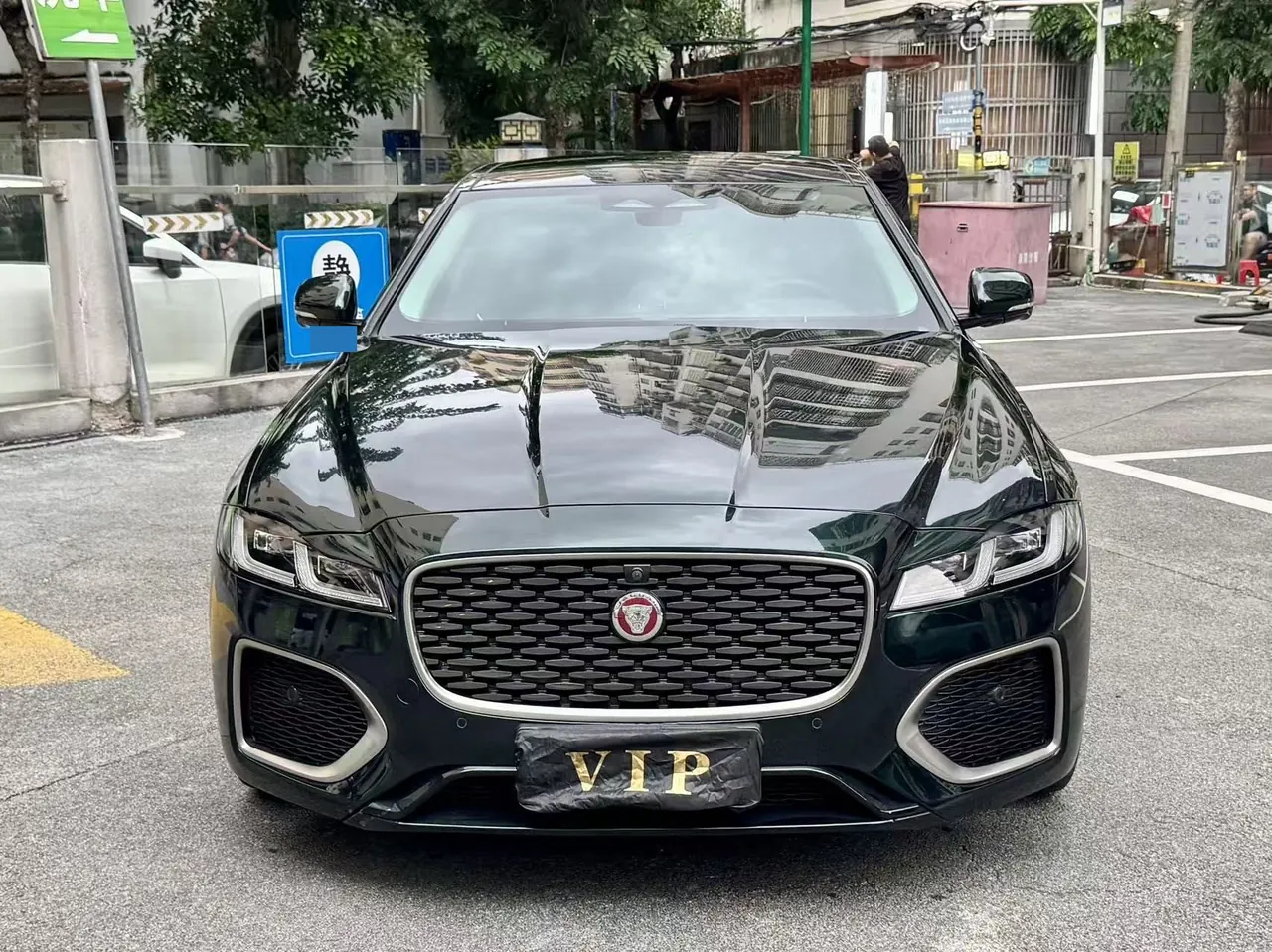 Jaguar 2025 XFL 2.0T P 12500.00g Drive Enjoy Deluxe Edition Automatic Gear 5